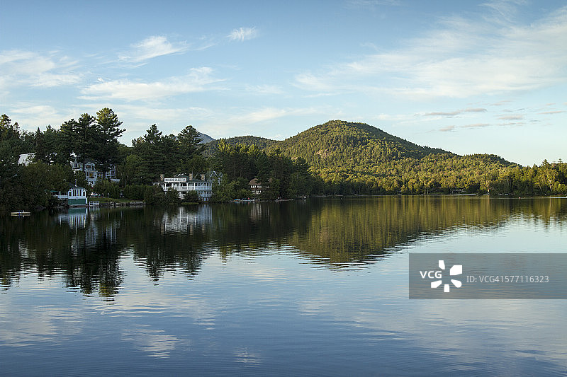 普莱西德湖的镜湖图片素材