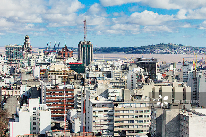 乌拉圭蒙得维的亚市中心的高角度景观图片素材