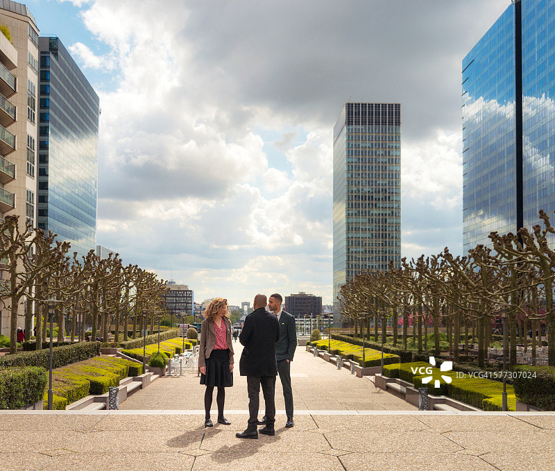 巴黎拉德芳斯商务区户外会议图片素材