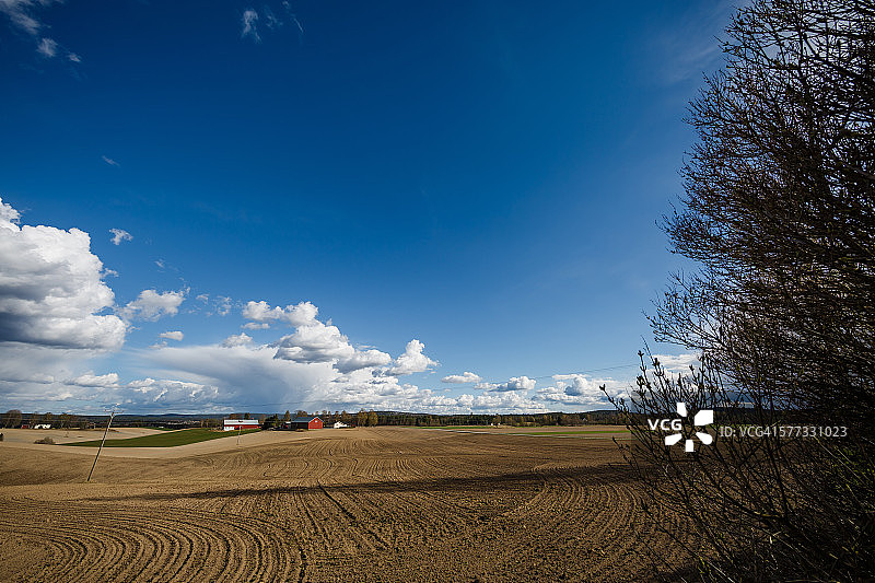 开垦的土地图片素材