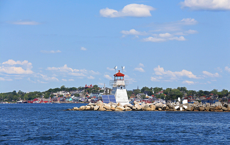 新斯科舍省炮台角防波堤灯塔与 Lunenburg 背景图片素材