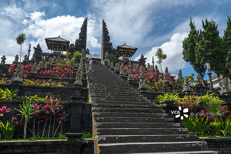 巴厘岛贝沙基寺的天堂之路图片素材