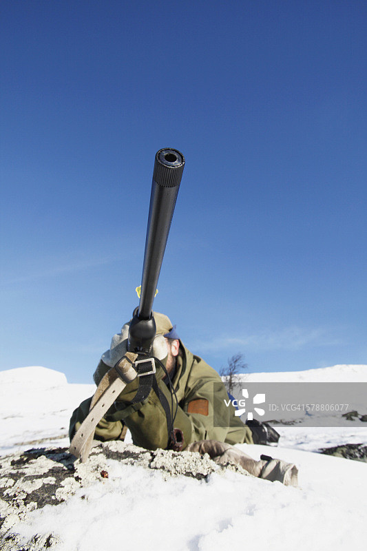 猎人瞄准图片素材