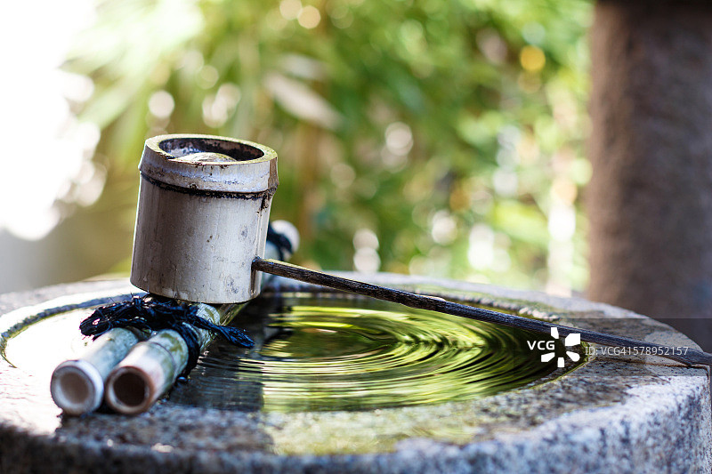 日式蹲踞图片素材