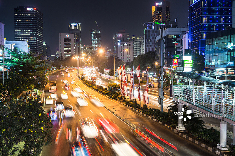 雅加达夜间交通高峰期图片素材