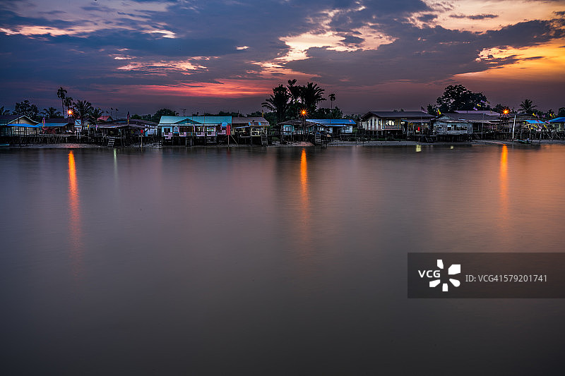 柔和的渔村图片素材