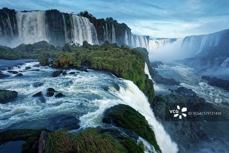 伊瓜苏瀑布圣玛丽亚瀑布边缘景观图片素材