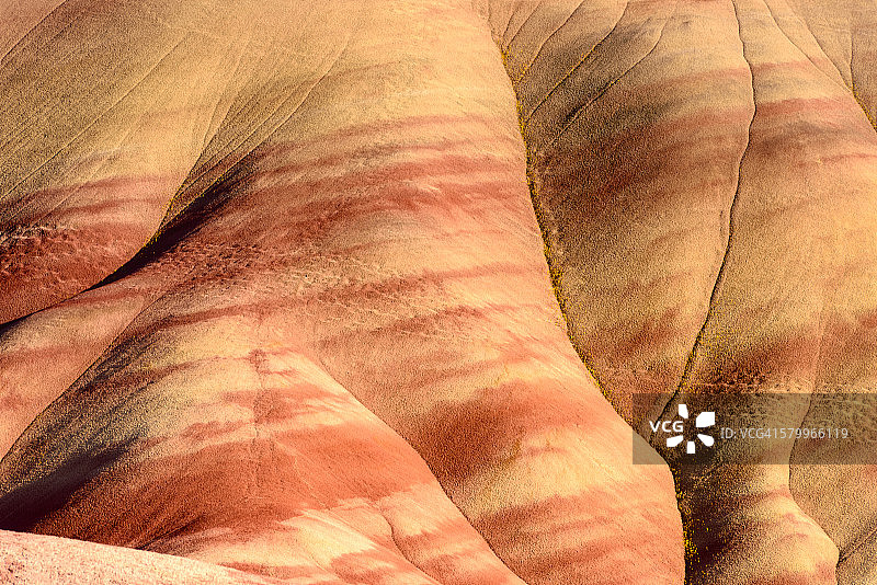 彩绘山条纹与褶皱图片素材