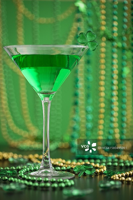 圣帕特里克节混合饮品图片素材