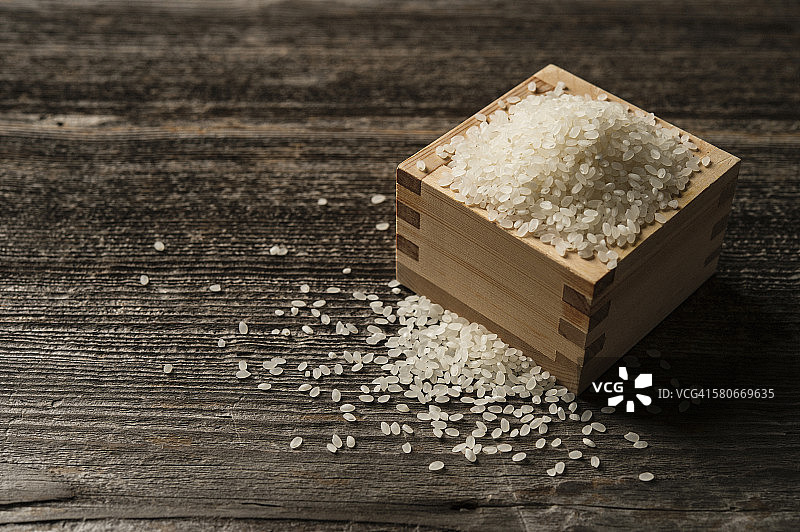 木盒装白米饭图片素材