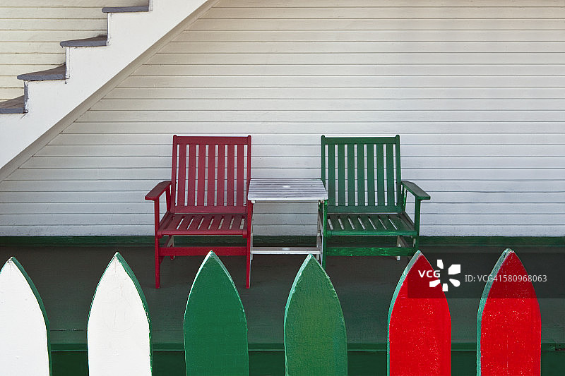 色彩鲜艳的门廊图片素材