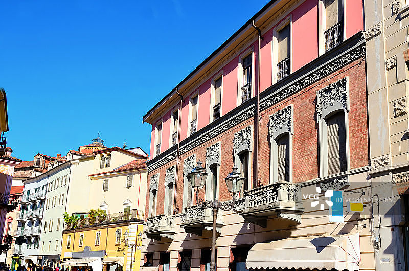 阿奎泰尔梅老城区的历史建筑图片素材