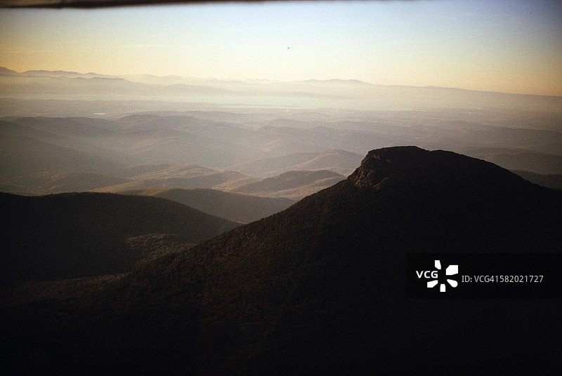 驼峰山，佛蒙特州的绿色山脉图片素材
