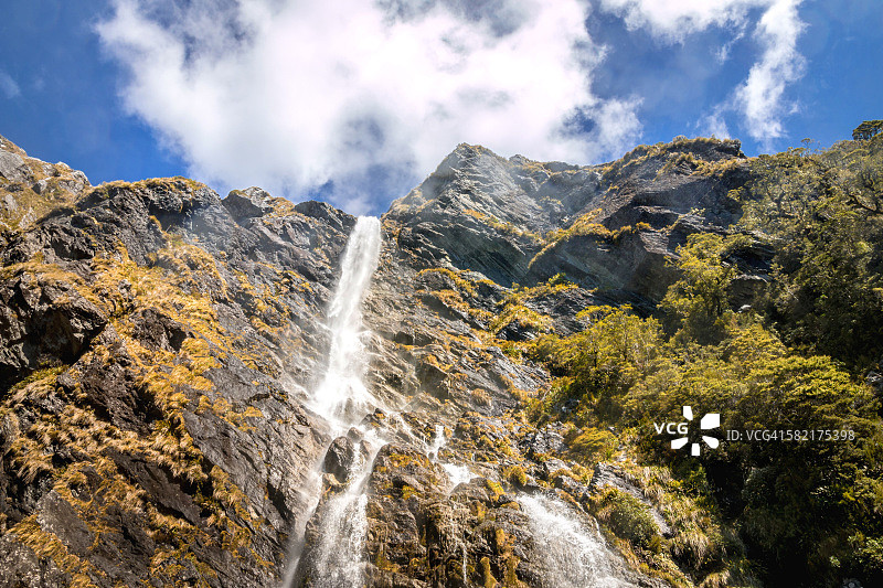 新西兰，路特本步道上的厄尔兰瀑布图片素材