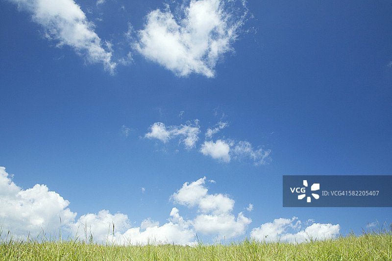 天空和草原图片素材