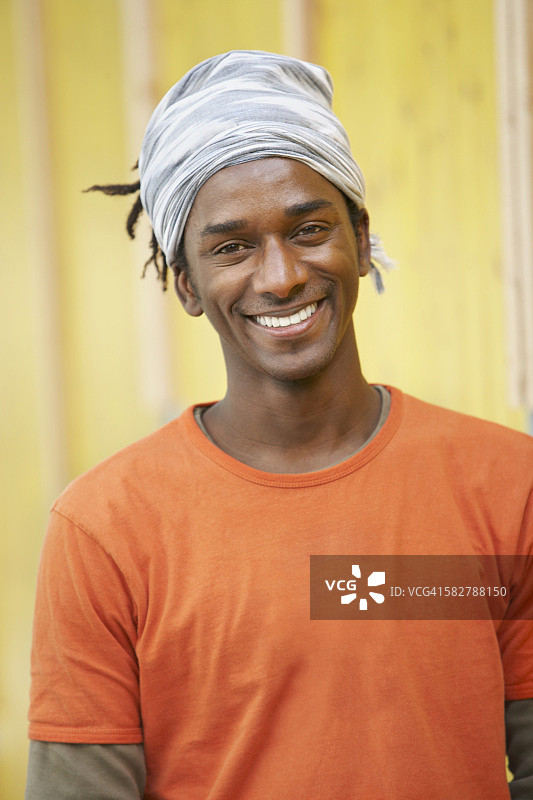 戴头巾的男人图片素材