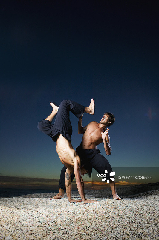 男子练习武术图片素材