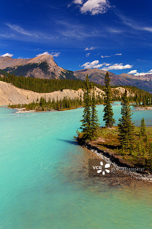 萨斯喀彻温河穿越冰原大道图片素材