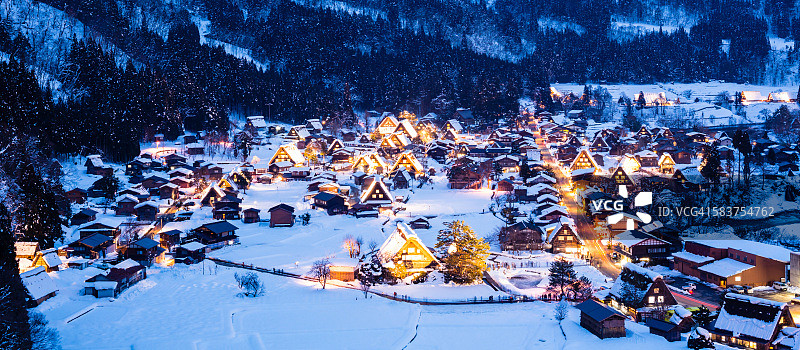 世界遗产：白川乡亮灯，白川乡和五箇山历史村落图片素材