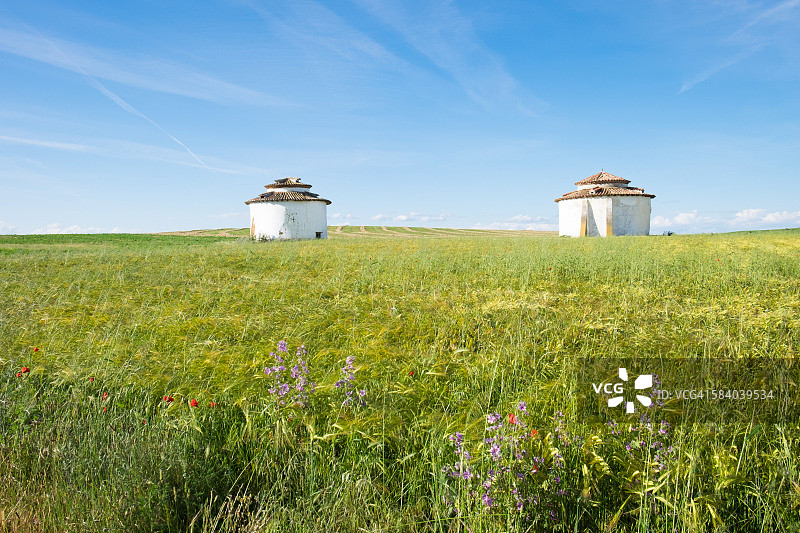 两个鸽舍图片素材