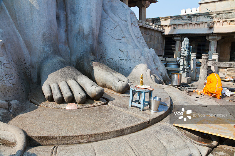 印度巴霍巴利雕像脚部图片素材