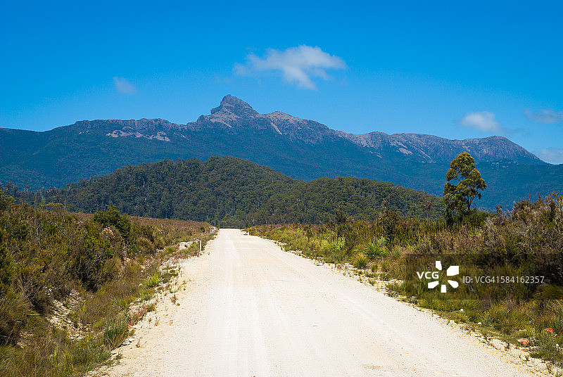 通往澳大利亚塔斯马尼亚州安妮山的道路图片素材
