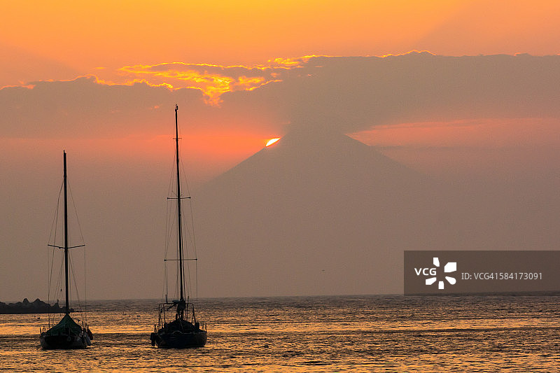 莫罗伊索湾日落图片素材