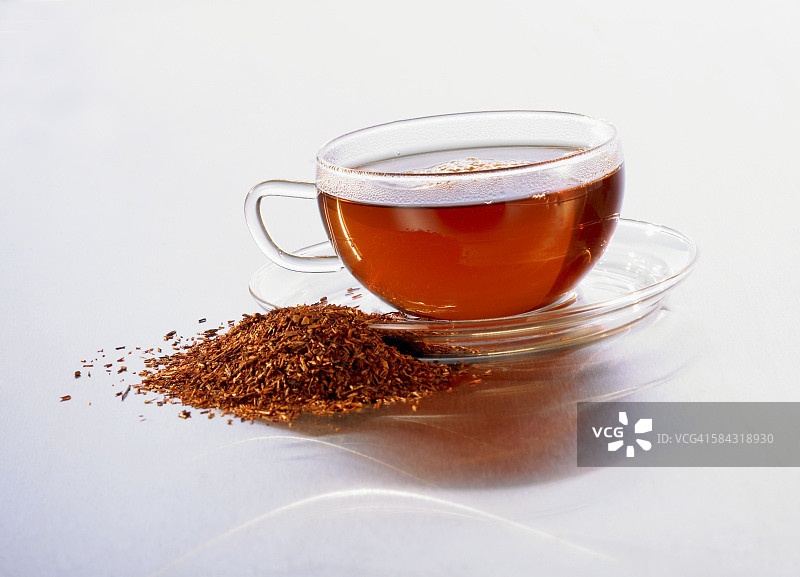 博士茶与新鲜茶叶图片素材