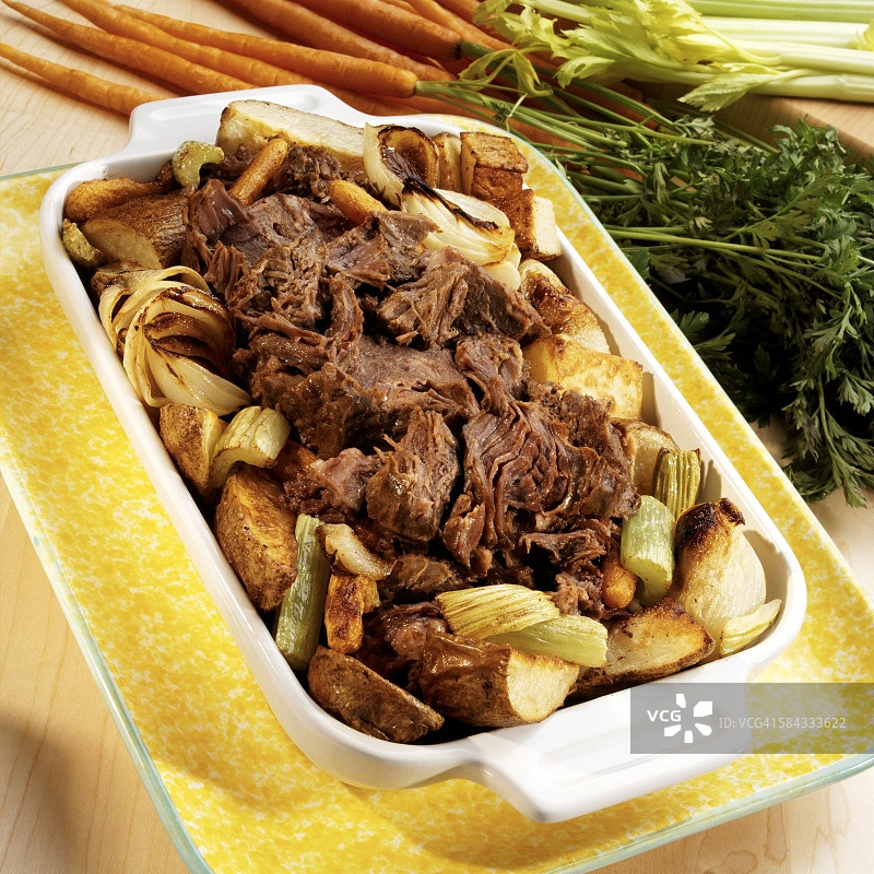 红烧蔬菜牛肉图片素材