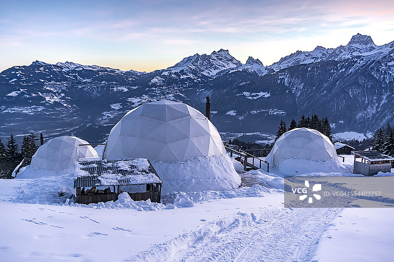 冬季冰屋图片素材