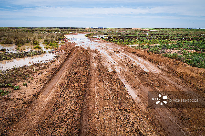 澳大利亚内陆的泥泞伯兹维尔赛道图片素材