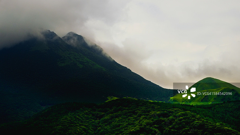 日本大分县由布岳图片素材