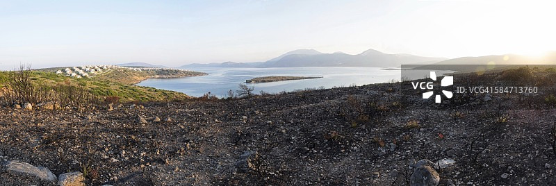 卡拉布伦山上烧毁的山丘图片素材