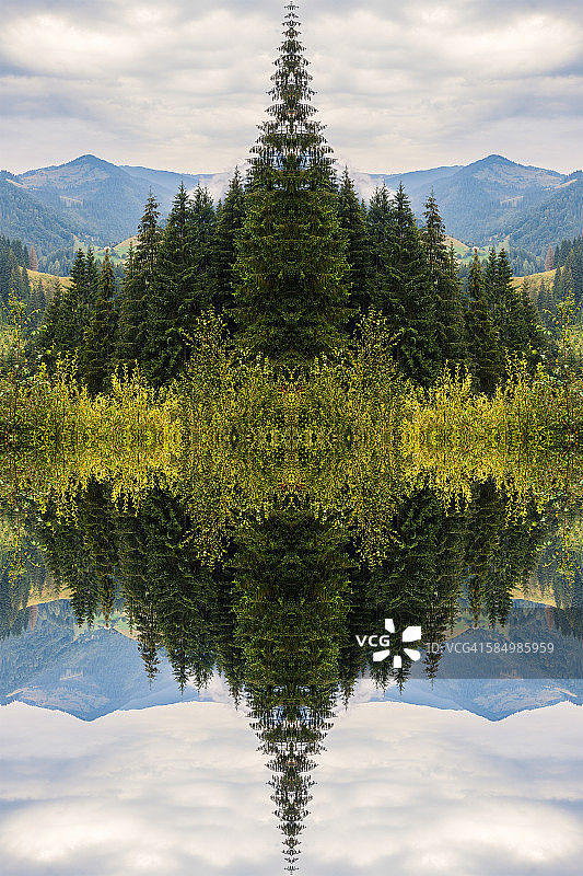 山林景观的镜面反射图片素材