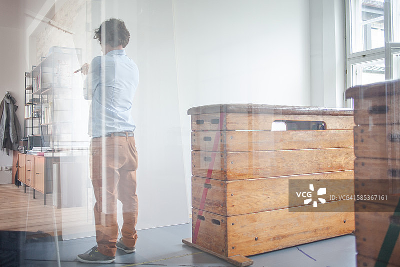 代理机构或初创公司中的商人图片素材