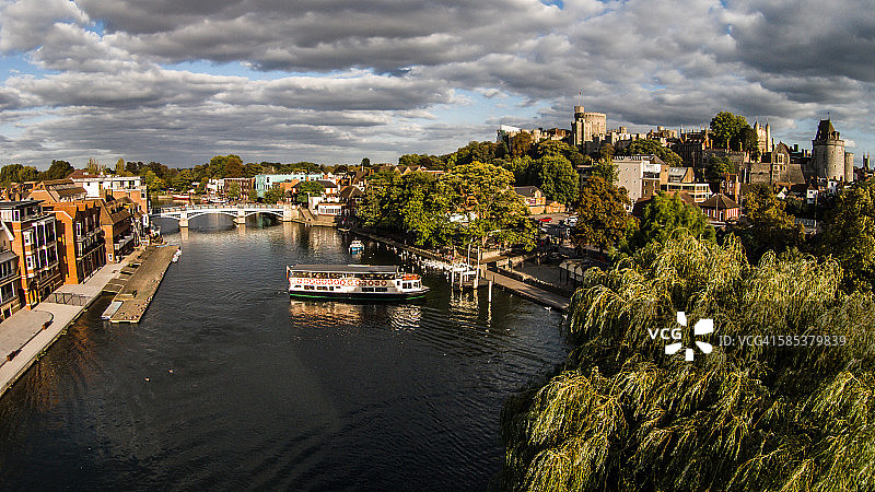 英国温莎泰晤士河鸟瞰图片素材