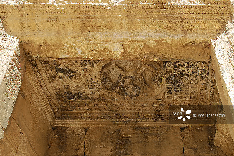 巴尔米拉贝尔神庙的石雕天花板图片素材