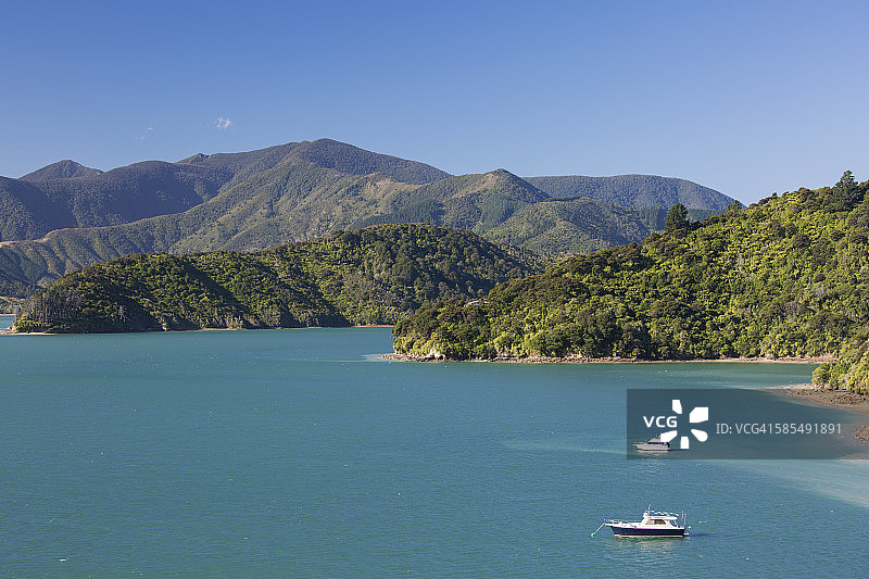 皮克顿附近凯内普鲁海峡普卡蒂亚湾风光图片素材