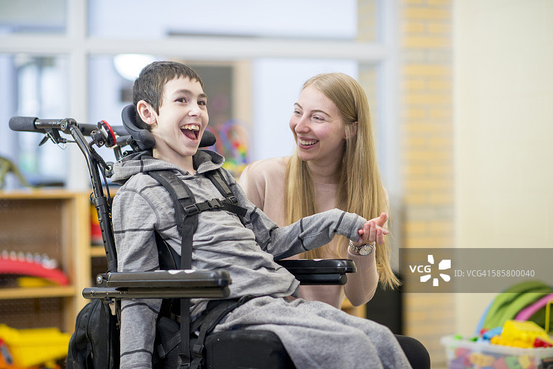 护理人员与患者之间的纽带图片素材