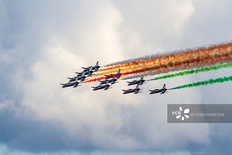 意大利三色箭飞行表演队图片素材