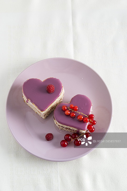 心形覆盆子奶油小饼干蛋糕图片素材