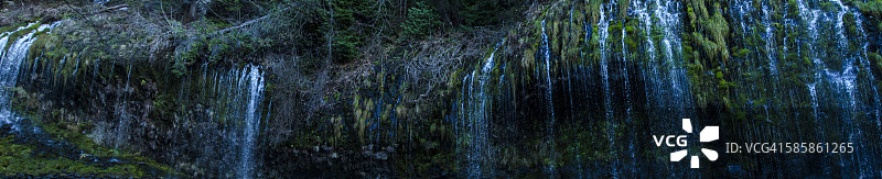 帘幕式宽瀑布图片素材