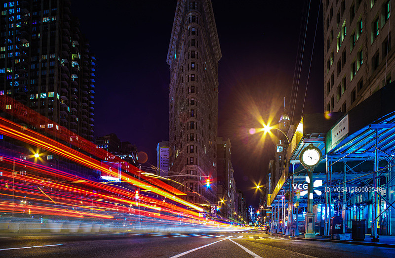 夜晚的熨斗区图片素材