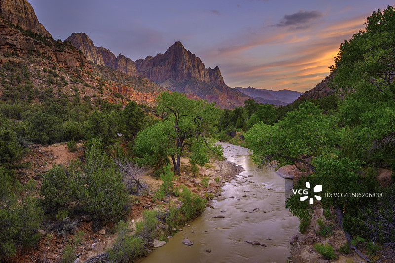 日落时分的锡安国家公园图片素材