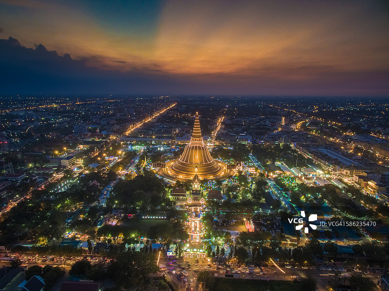 泰国最伟大的佛塔图片素材