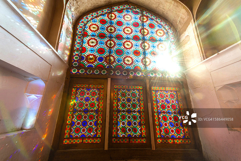 多莱特阿巴德花园的彩色玻璃窗图片素材