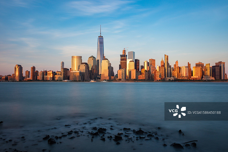日出前的曼哈顿金融区图片素材