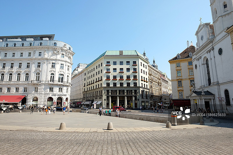 维也纳霍夫堡宫外的市政厅图片素材