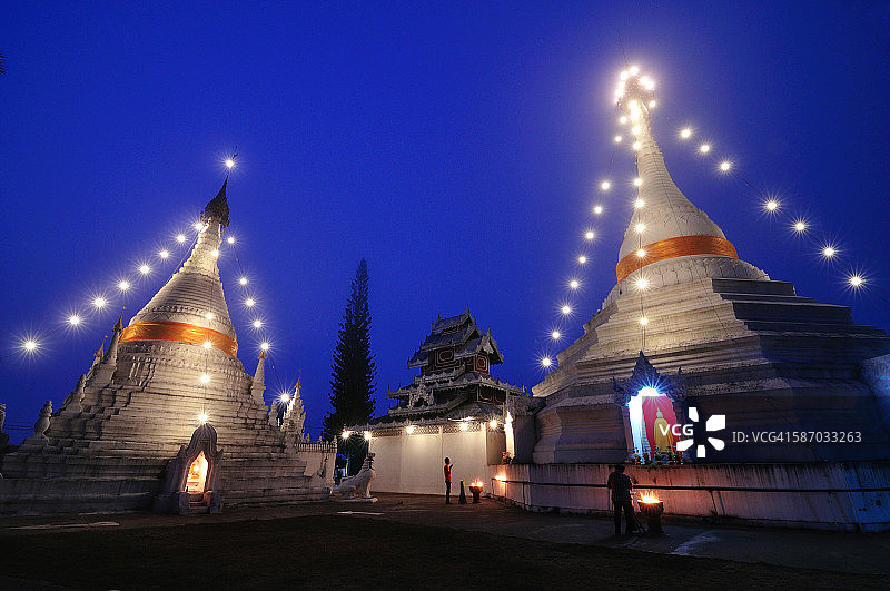 夜功母山帕拉寺，夜丰颂府图片素材