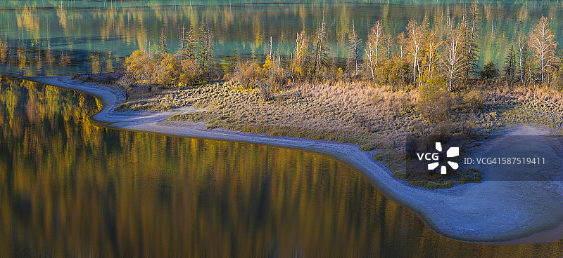 喀纳斯卧龙湾图片素材